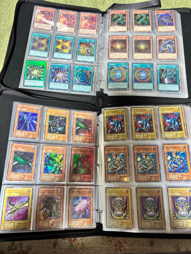 【遊戯王カード引退品】初期・レリーフ等８００枚以上　　2ファイル分　即購入大歓迎