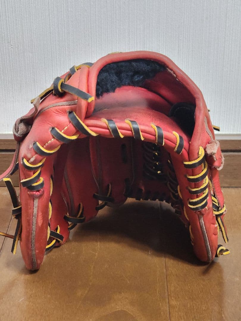 和牛JBの硬式野球グローブ