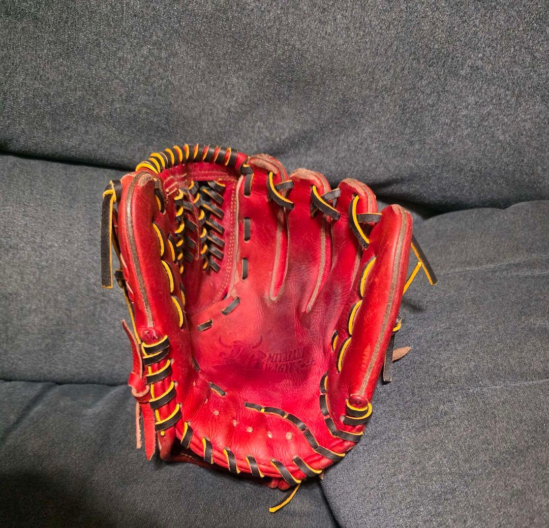 和牛JBの硬式野球グローブ