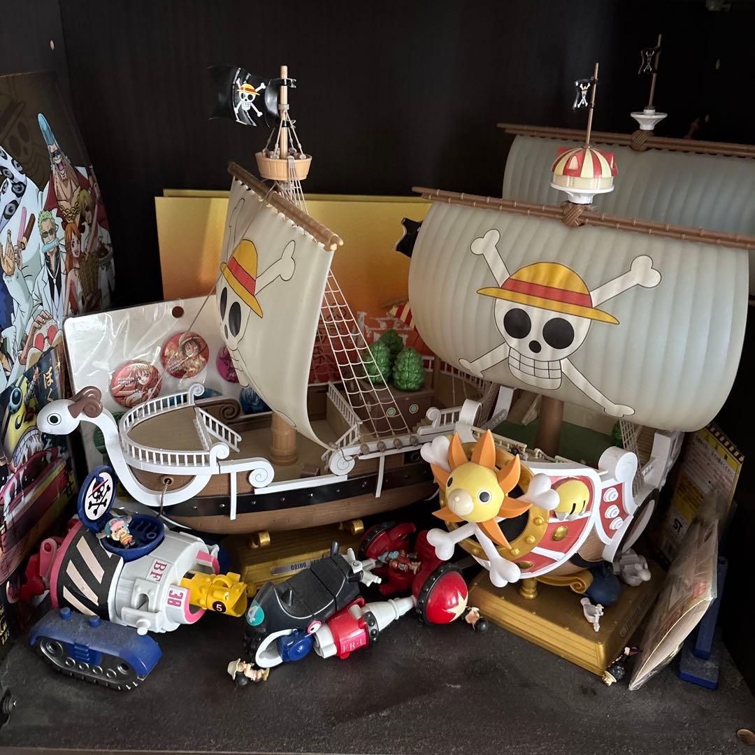 ワンピースフィギュア　フィギュアラックまとめ売り