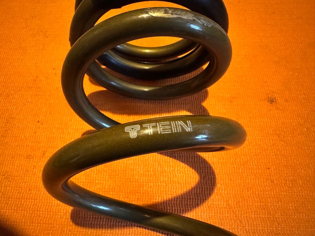 【美品・送料込み】Z34 用　TEIN　テイン　ダウンサス