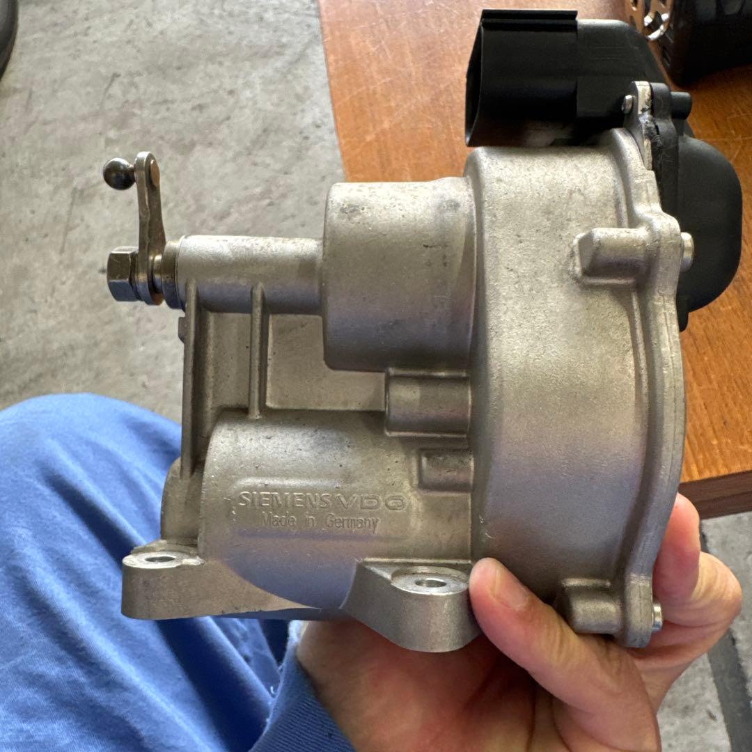  E92 m3 スロットルサーボモータ　強化ギア①