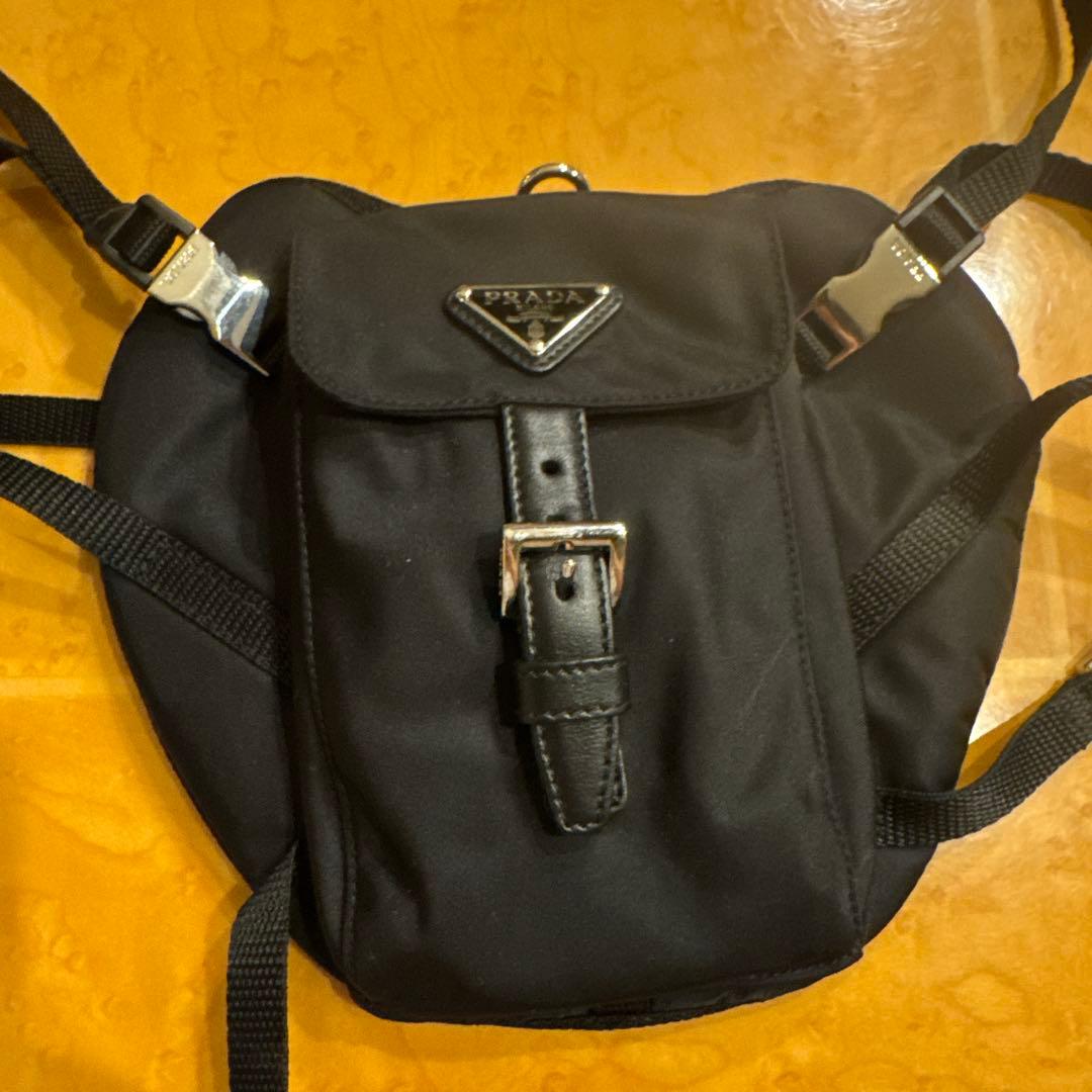 PRADA 小型犬用リュックサック 黒