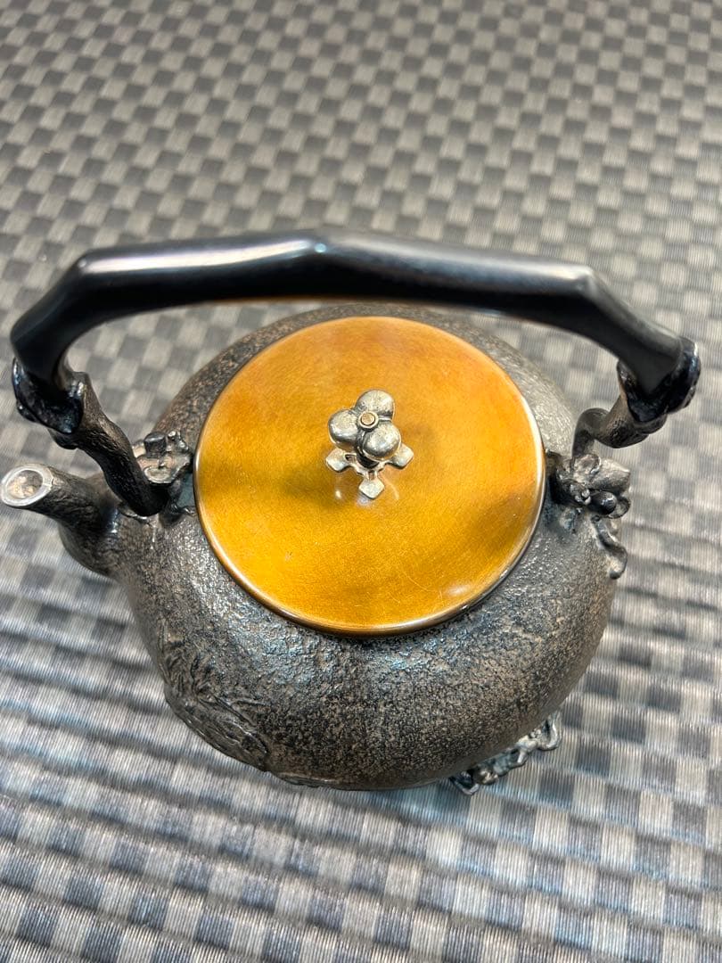 高岡鋳物　黒鉄瓶　蟹紋様