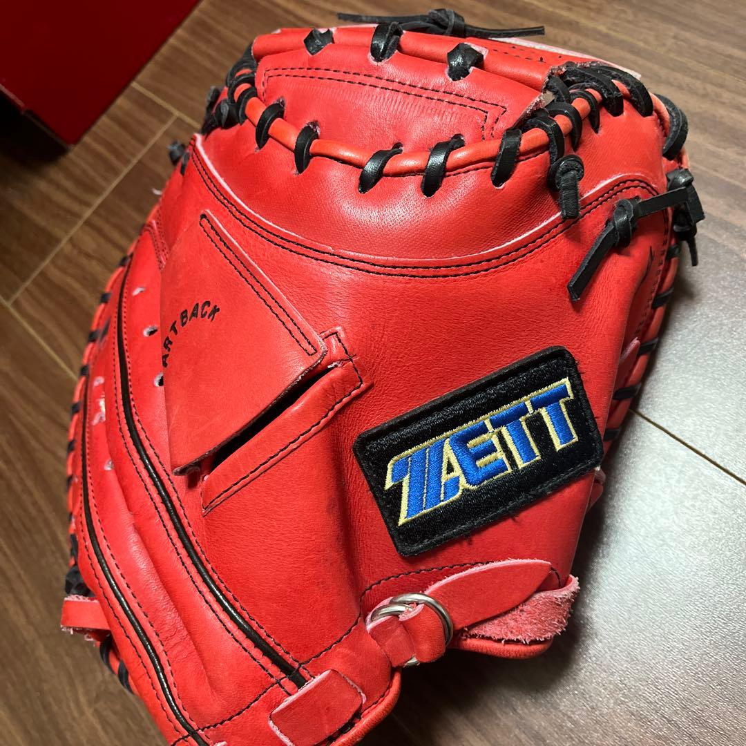 古田敦也のサイン入りグローブ