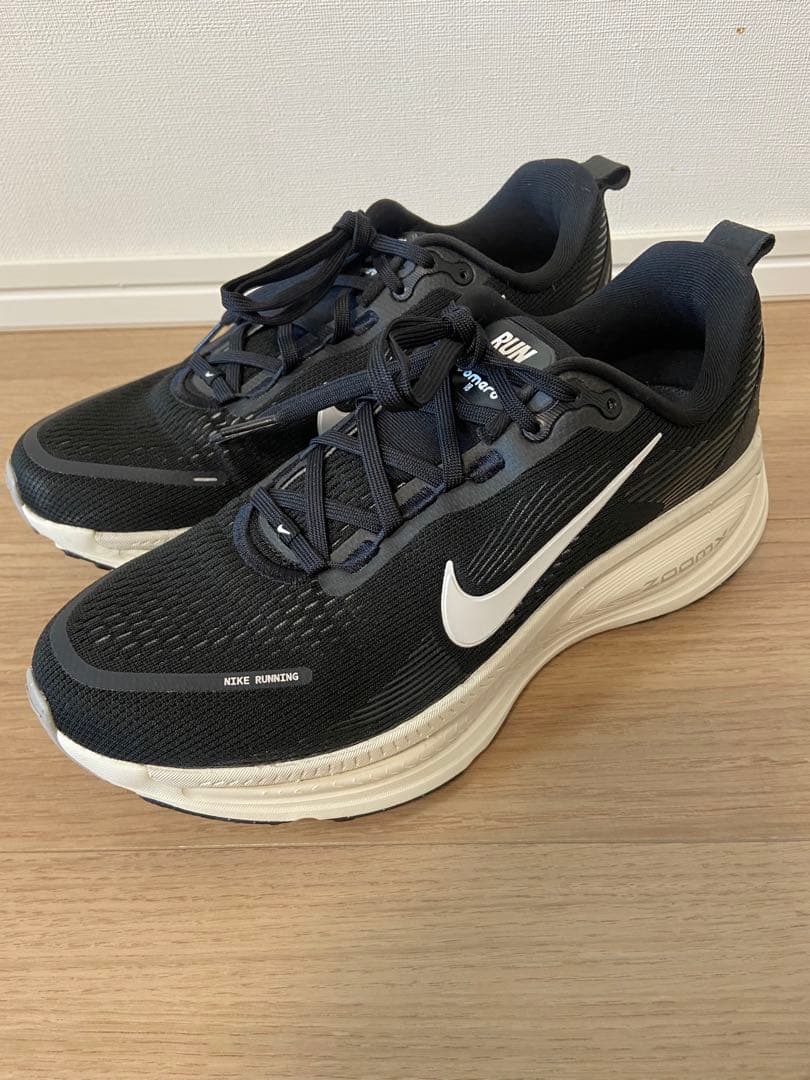 NIKE ナイキ VOMERO18 ボメロ18