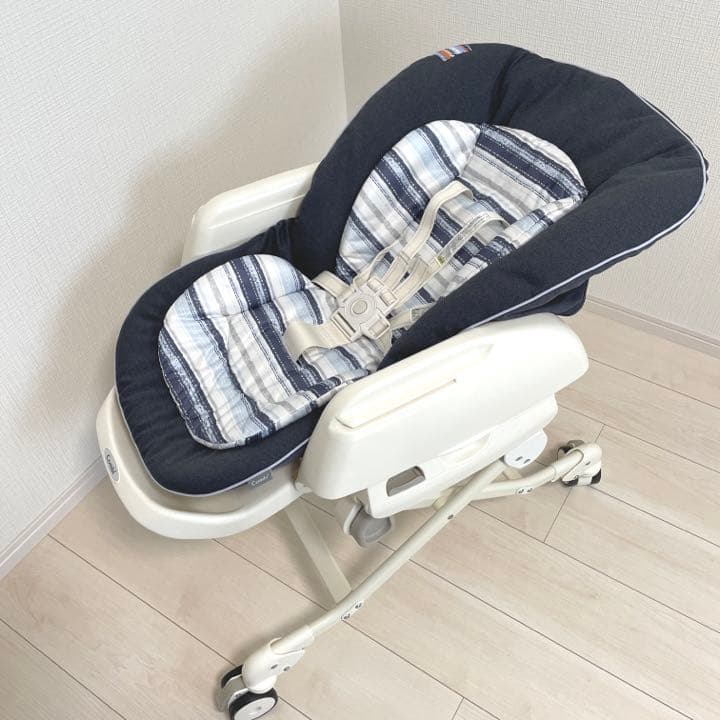 コンビ　ネムリラ4キャス　オートスイングlotta 赤ちゃん本舗特別仕様