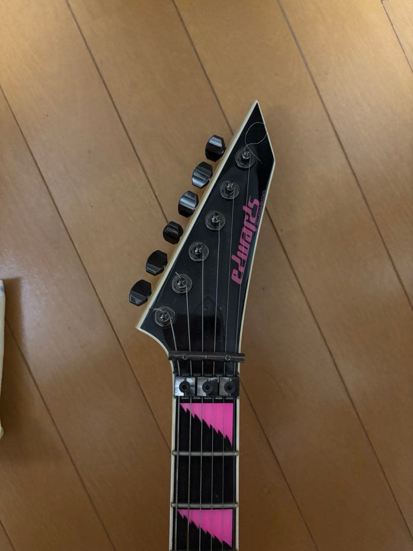 Edwards エレキギター アレキシV