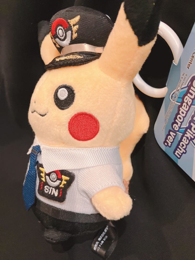 【新品】シンガポール限定　ポケモン　ピカチュウ　バッグチャーム