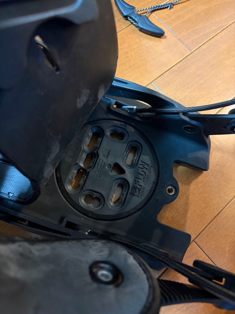 FLOW フロー ビンディング Mサイズ ブラック リアエントリー スノーボード