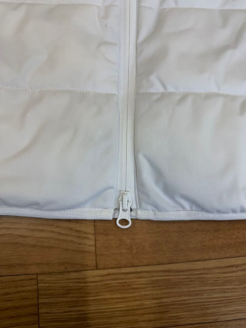 新品未使用正規品【V12/sizeXL】軽量中綿アウター　ストレッチタフタダウン