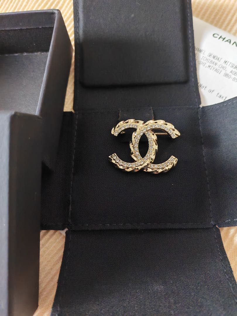 ★CCマーク★ ゴールド クリスタル ブローチ