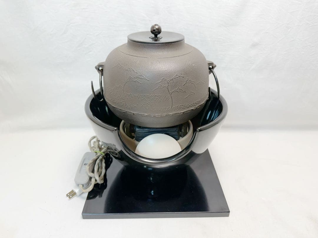 ほぼ未使用 茶道具 黒真塗 紅鉢型 野々田商店製電熱器 釜師浄義作 松地紋真形釜