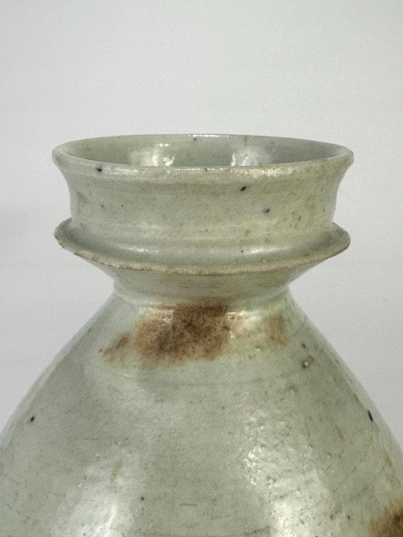 韓国美術　李朝時代　白磁　朝鮮王朝時代　後期の白磁瓶　徳利