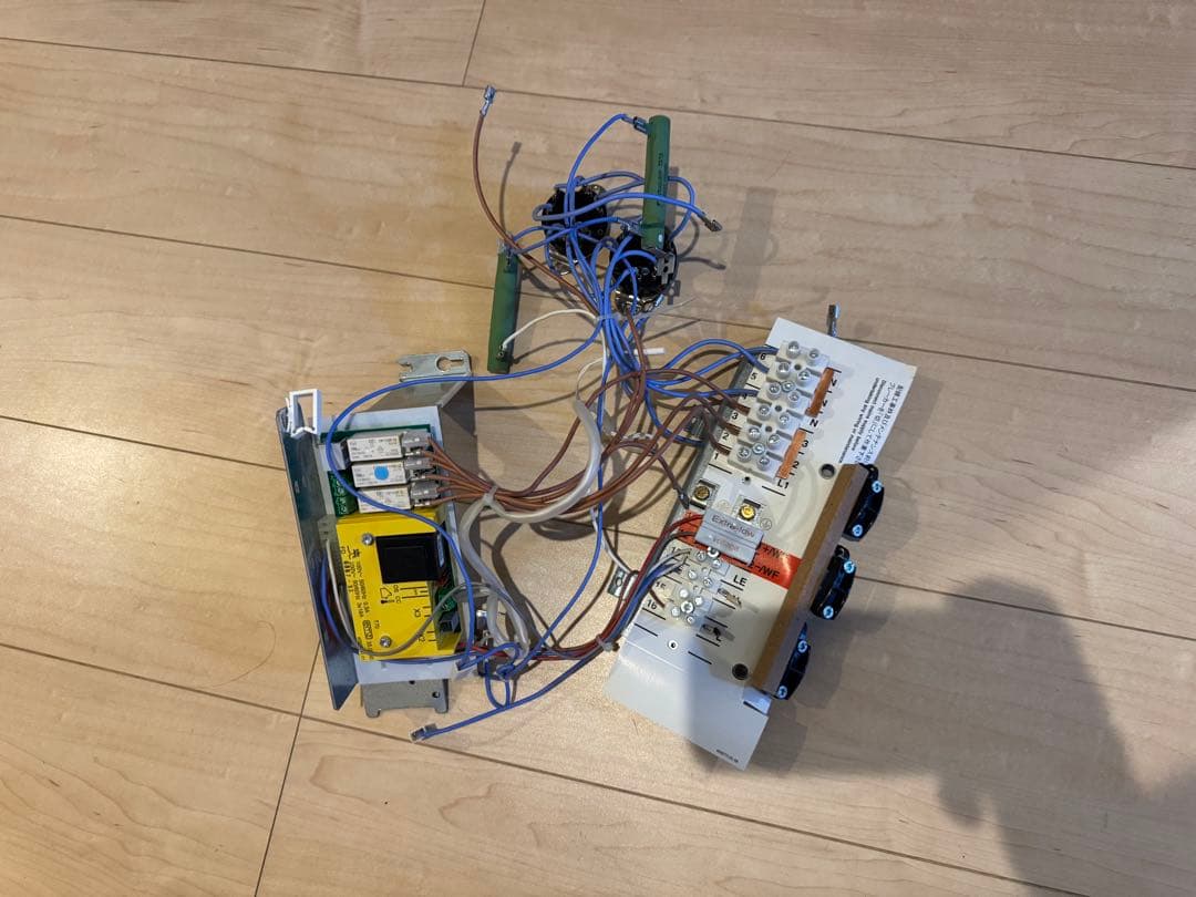 部品販売　Dimplex VUEi70JW 蓄熱暖房機　ユニデール