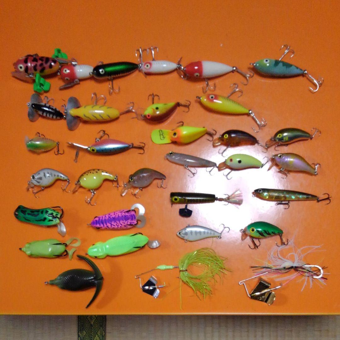 ブラックバス　ルアーまとめ売り32個