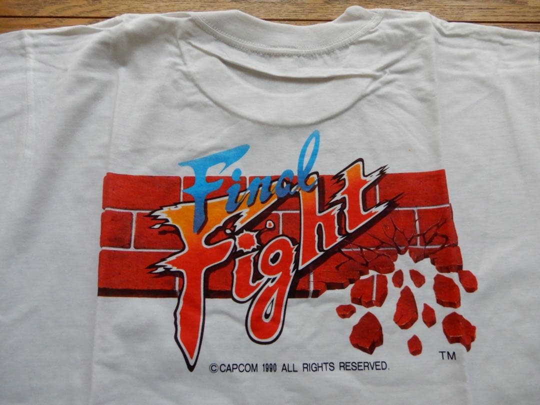 カプコン \"ファイナルファイト\" Tシャツ