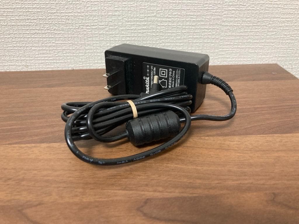 【未使用】マキタ Makita 充電式ラジオ MR005GZB アダプター付属