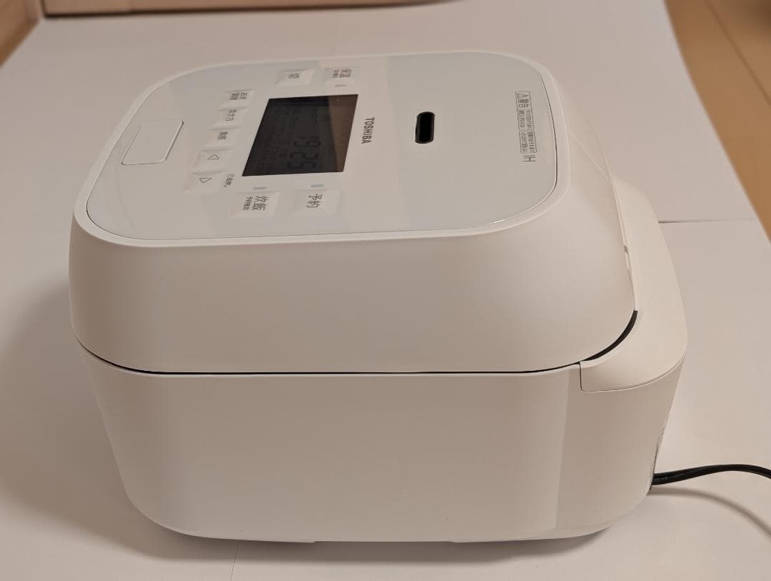 【2025年製】東芝　真空圧力IH炊飯器　RC-10HGX 炊飯器　白色
