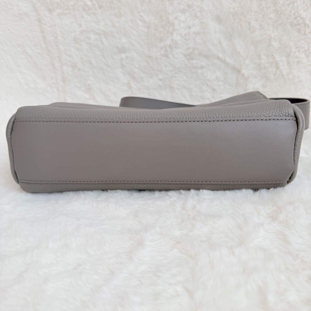 美品✨ビアズリー　レザーボディバッグ　トープ　ショルダーバッグ　2WAY 完売品