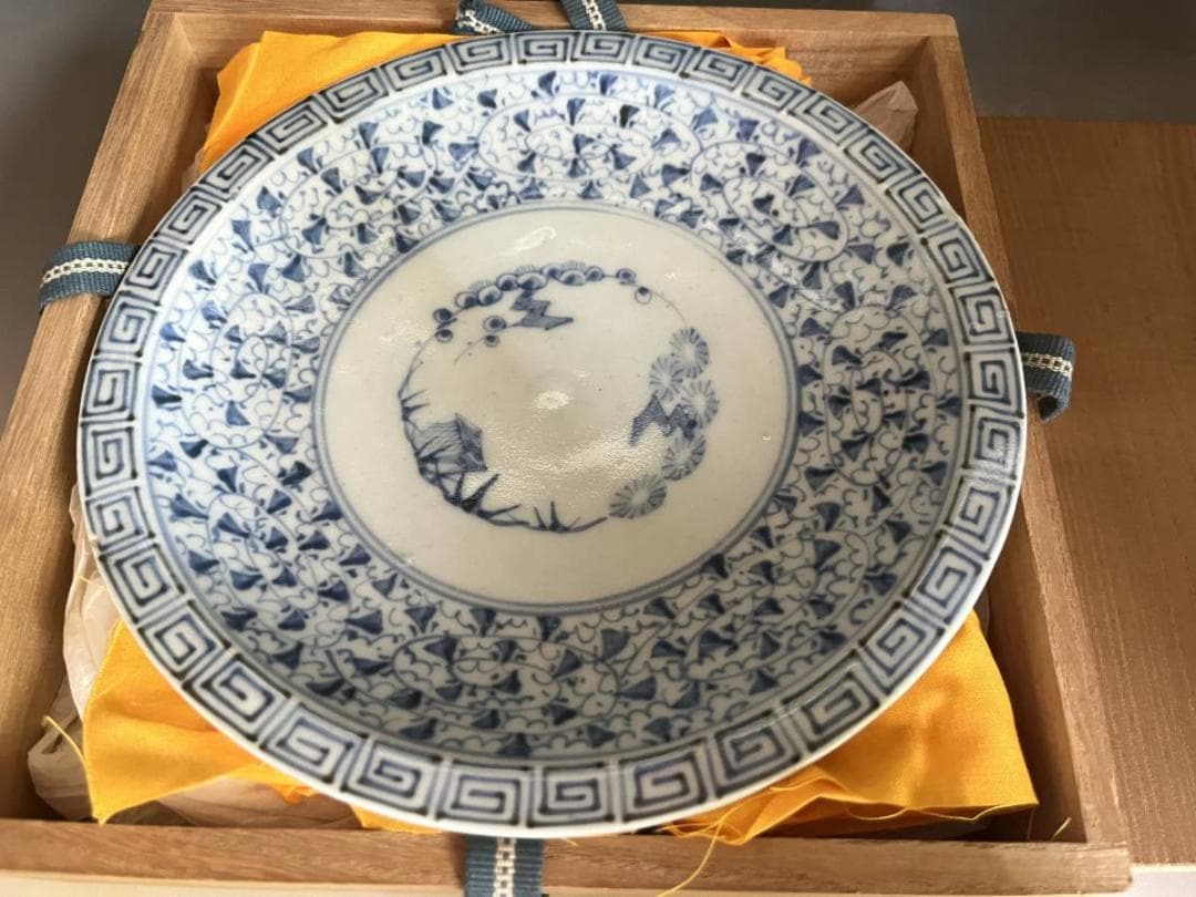 皿■染付花唐草文 江戸期 古伊万里 松竹梅 大皿 飾り皿 桐箱 時代物 骨董品■