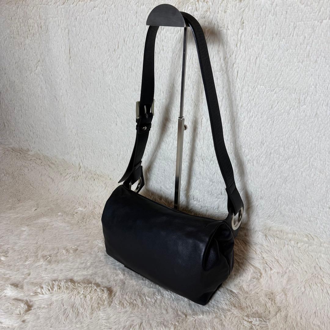 極美　kawa-kawa カワカワ　レザー　ボディバッグ　斜めがけ　肩掛け　金具