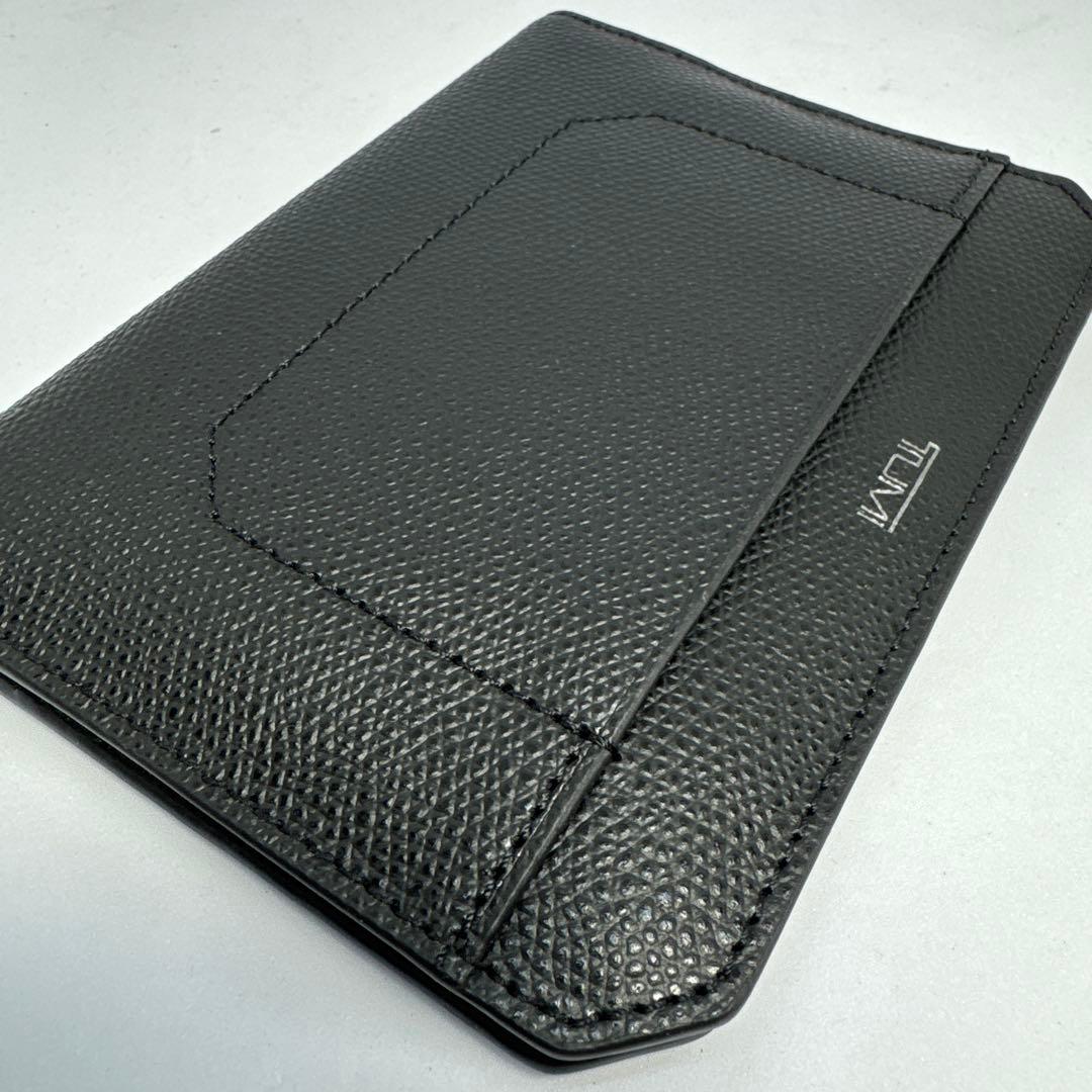 新品未使用　TUMIトゥミ　パスポートカバー　ケース　011881D