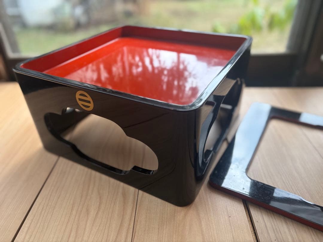 【木製漆器】黒×朱 卓上膳／料理台｜懐石・茶道具｜透かし台｜和モダン