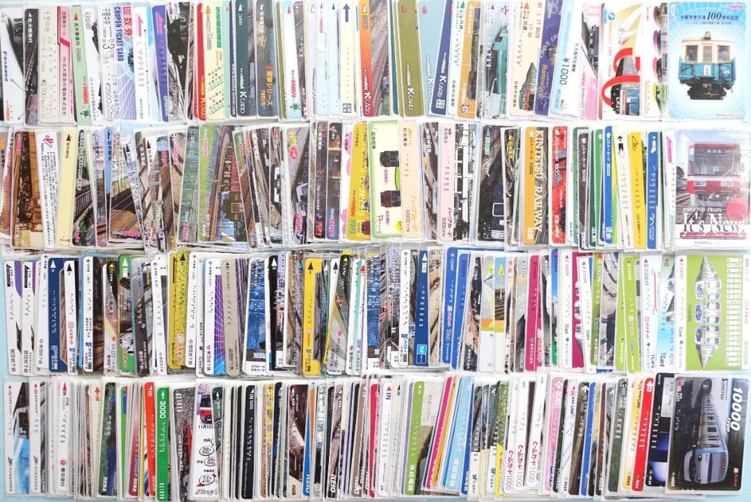 鉄道車両図案の使用済み交通系カード約３６０種