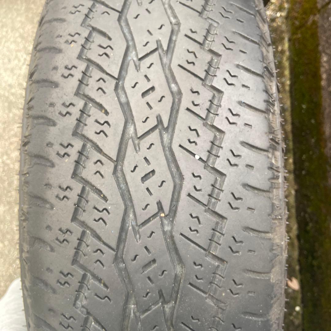 デリカd5 215/70 R16 タイヤホイールセット