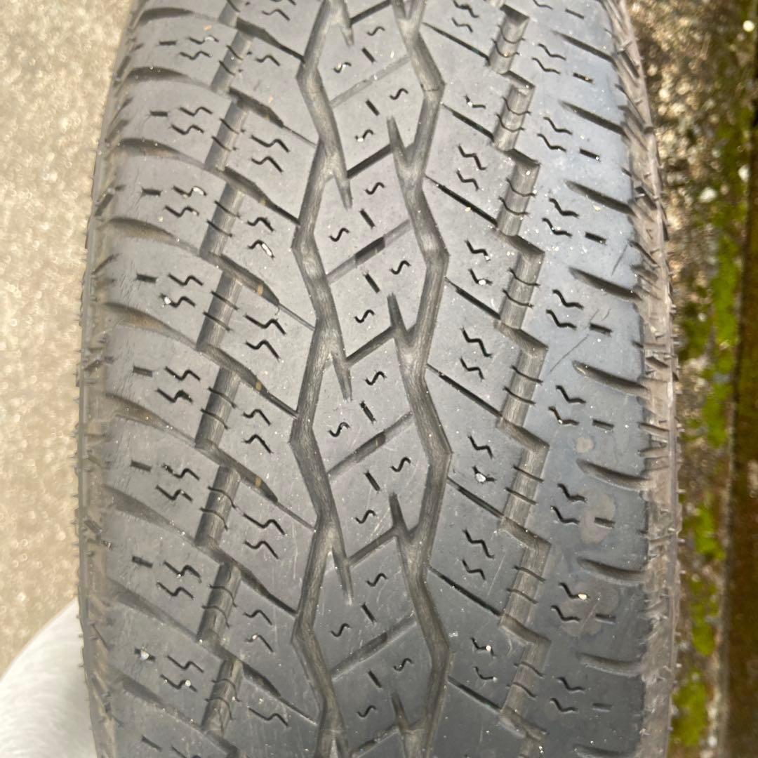 デリカd5 215/70 R16 タイヤホイールセット