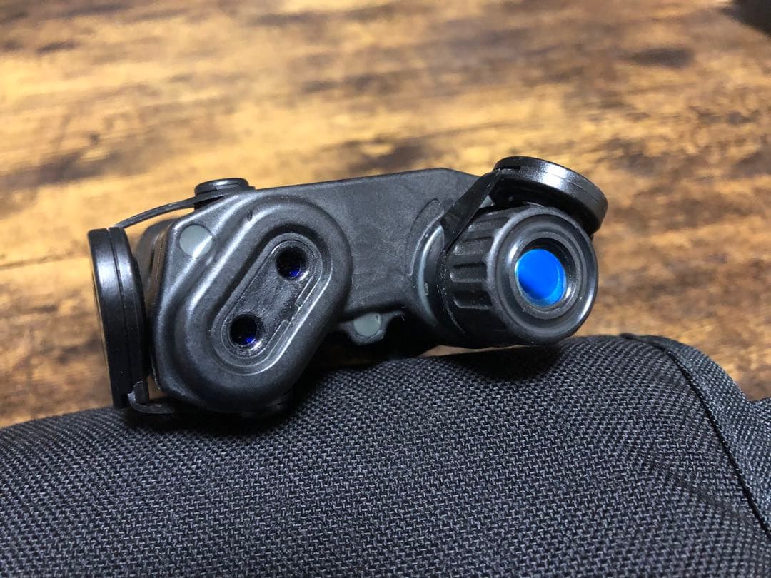 実物 AN/PEQ-15 ATPIAL-C