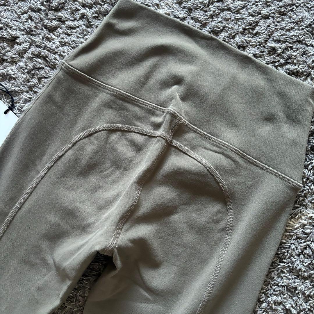 トコトコ★アロヨガaloyogaレギンス★ルルレモンアローヨガ好きも