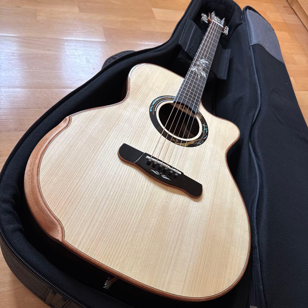 今話題！ほぼ新品Merida メリダ / A18GAC2 ピックアップ付　単板