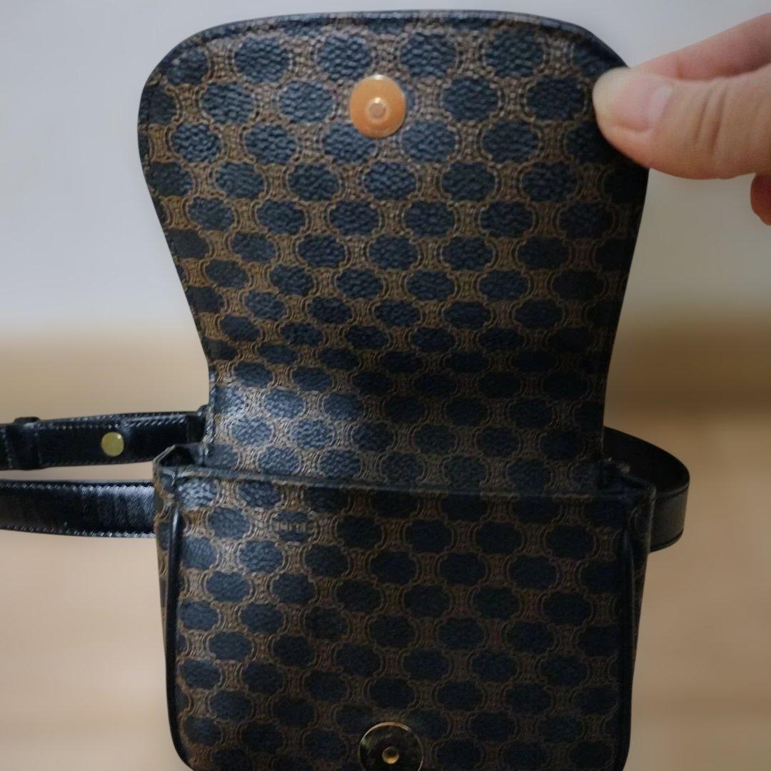 CELINEブラックドットパターンボディウエストバッグ