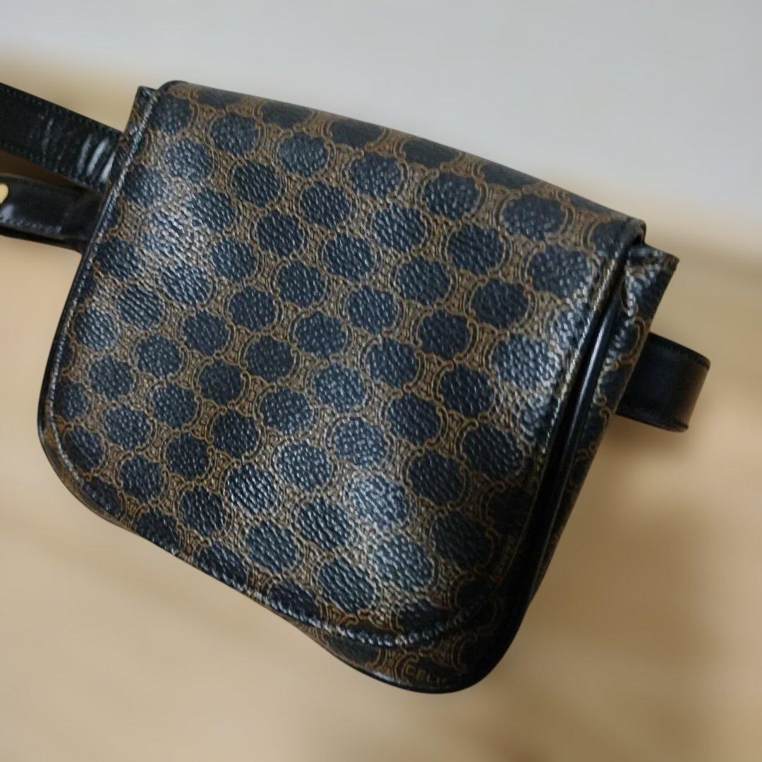 CELINEブラックドットパターンボディウエストバッグ