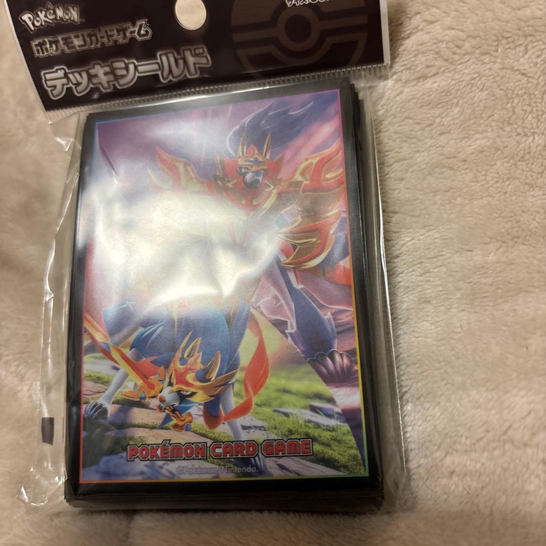 ポケモンセンター限定 デッキシールド スリーブ　ザシアン　ザマゼンタ