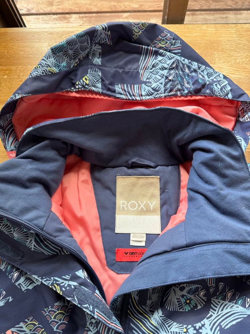 【美品】ROXY 子供用 スノーボード ジャケットとパンツセット　１４０センチ