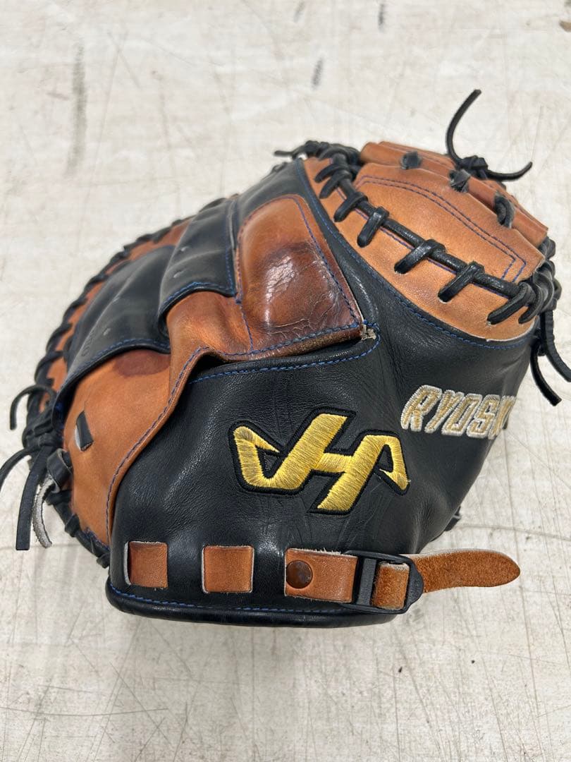 虎さんハタケヤマ　フルオーダーPRO-M8 硬式キャッチャーミット黒/茶