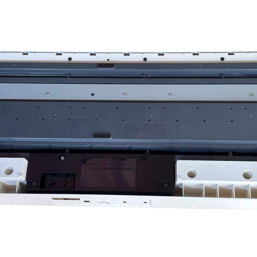 ペダル付 KORG B2 ホワイト 88鍵 NH鍵盤 12サウンド