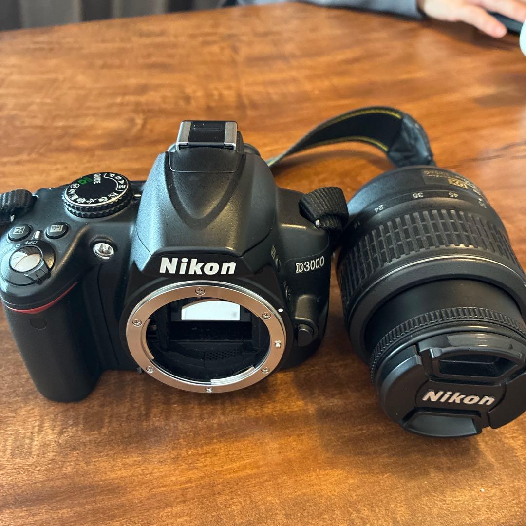 Nikonニコン　D3000 一眼レフカメラ