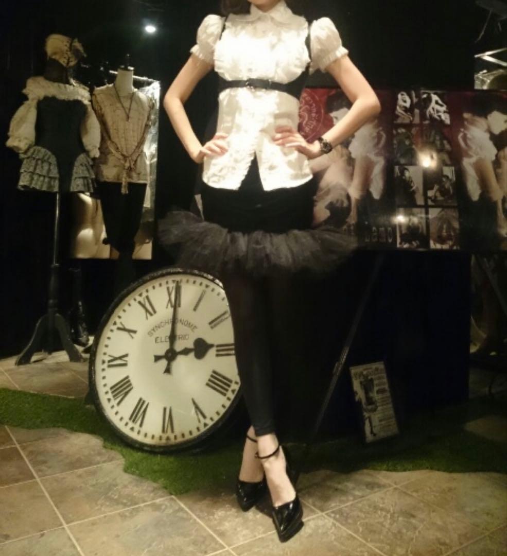 alice auaa エナメルレザーブラ