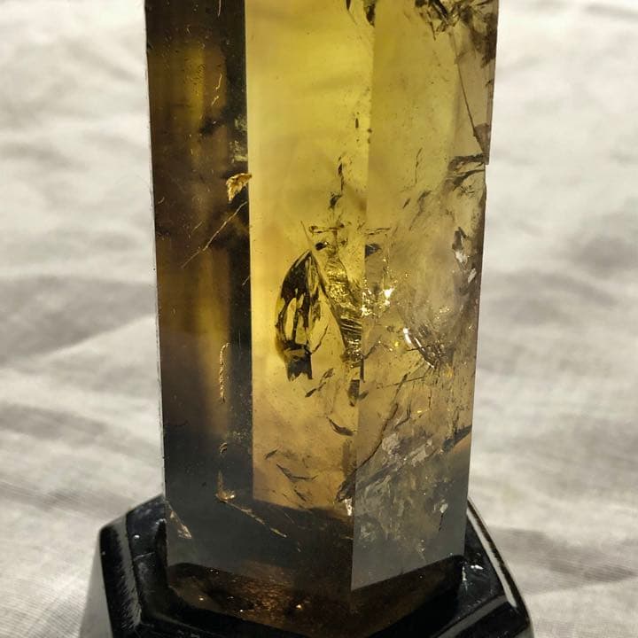 黒水晶　台座付き