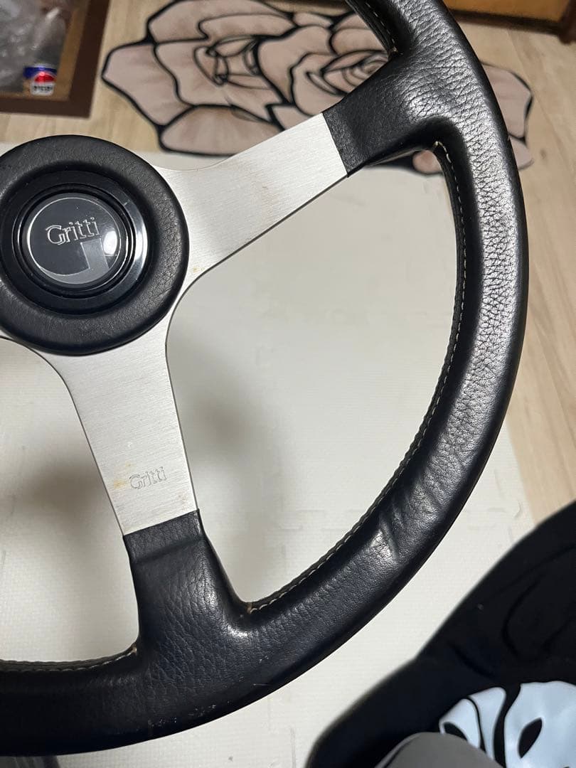 希少momo Gritti ステアリングホイール 3スポーク36π？