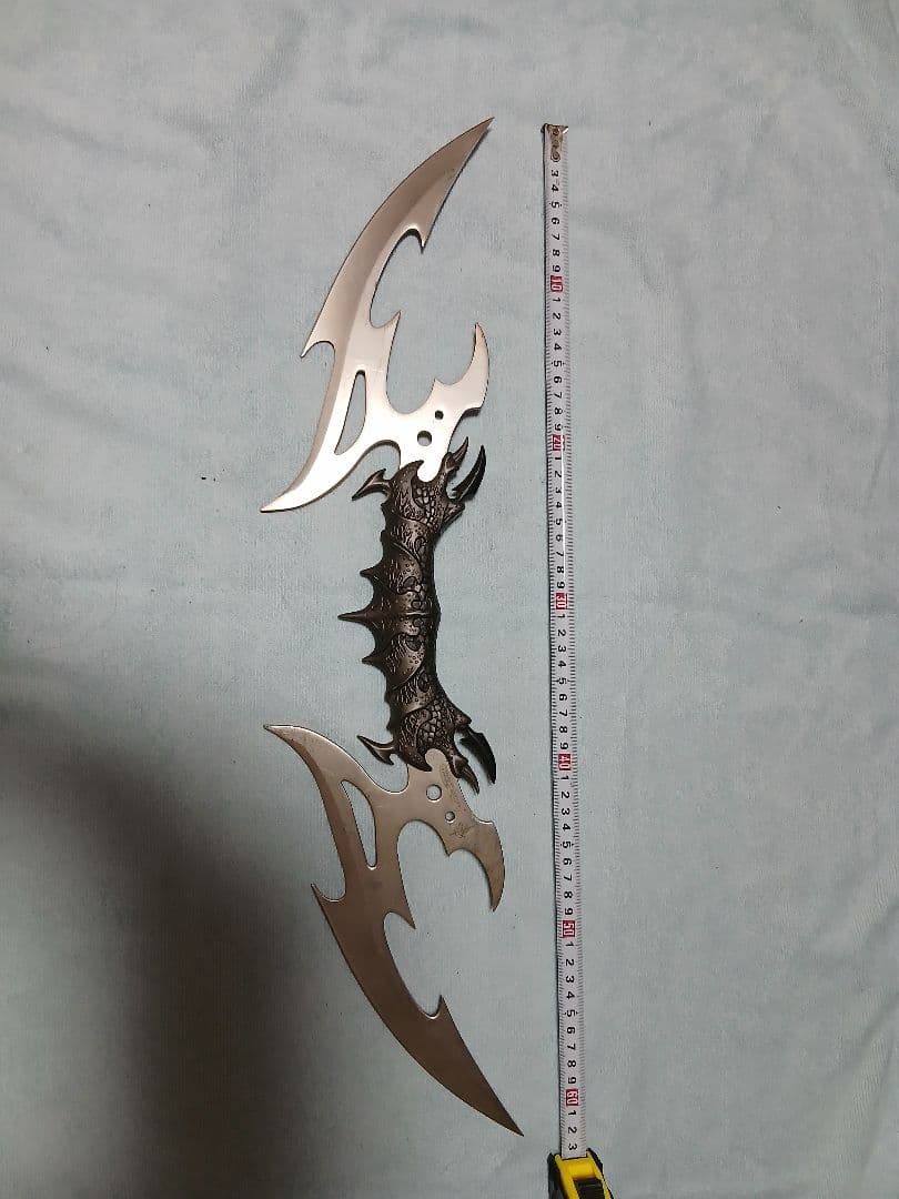 装飾的な金属製ダガー 60cm