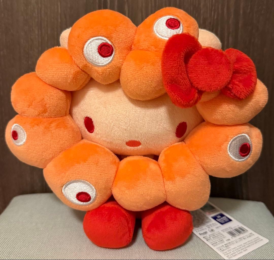 サンリオ　ミャクミャク　推しカラー　キティ　M