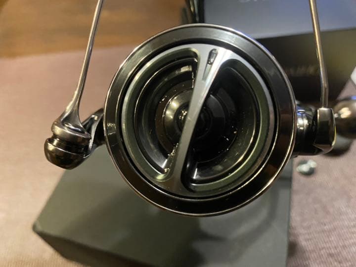 未使用22ステラ4000MHG カスタムハンドルノブ付きリールスタンド付き