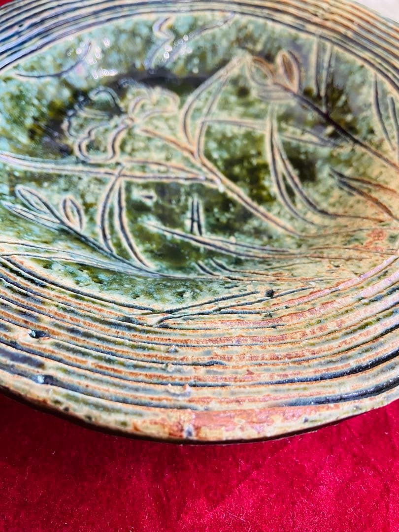 美濃焼　彫刻の陶器皿