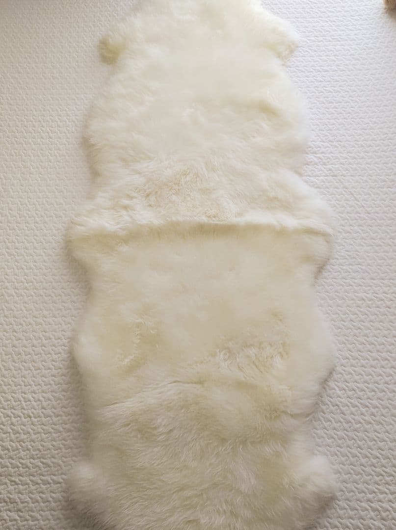 アイボリー ムートンラグ 2匹サイズ