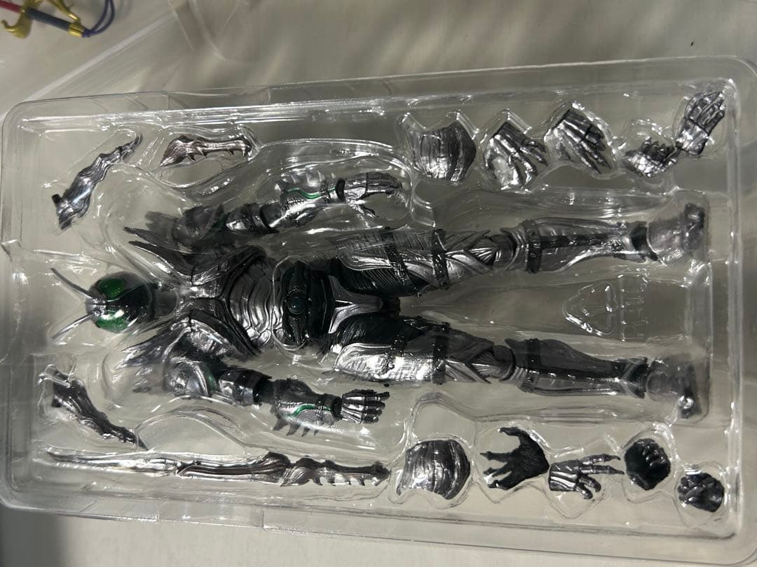 shフィギュアーツ 仮面ライダーシャドウムーン　緑眼ヘッド、ソード特典付き